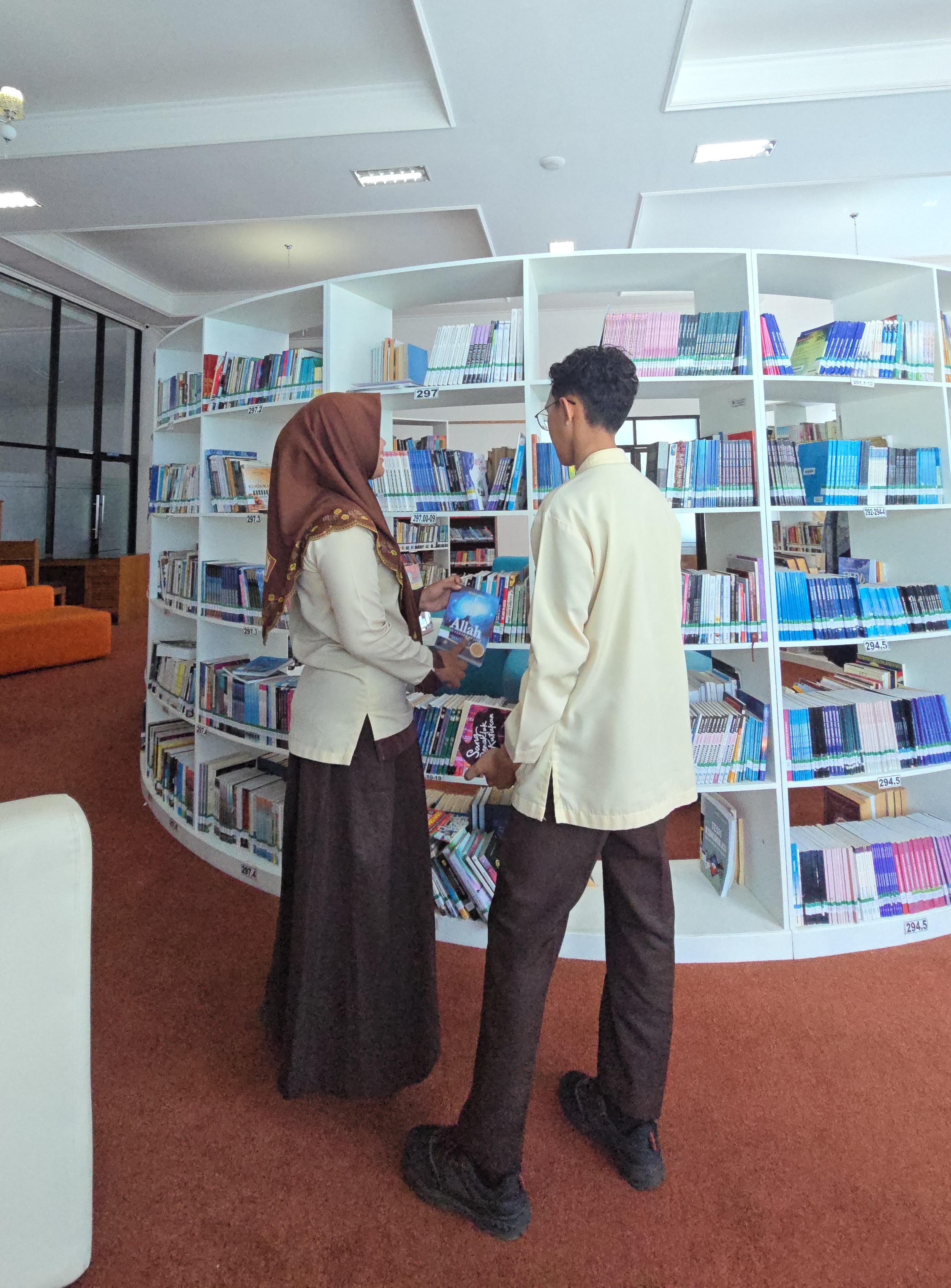 Perpustakaan Ibnu Sahnun Kunjungi Dispursip Kota Palangka Raya