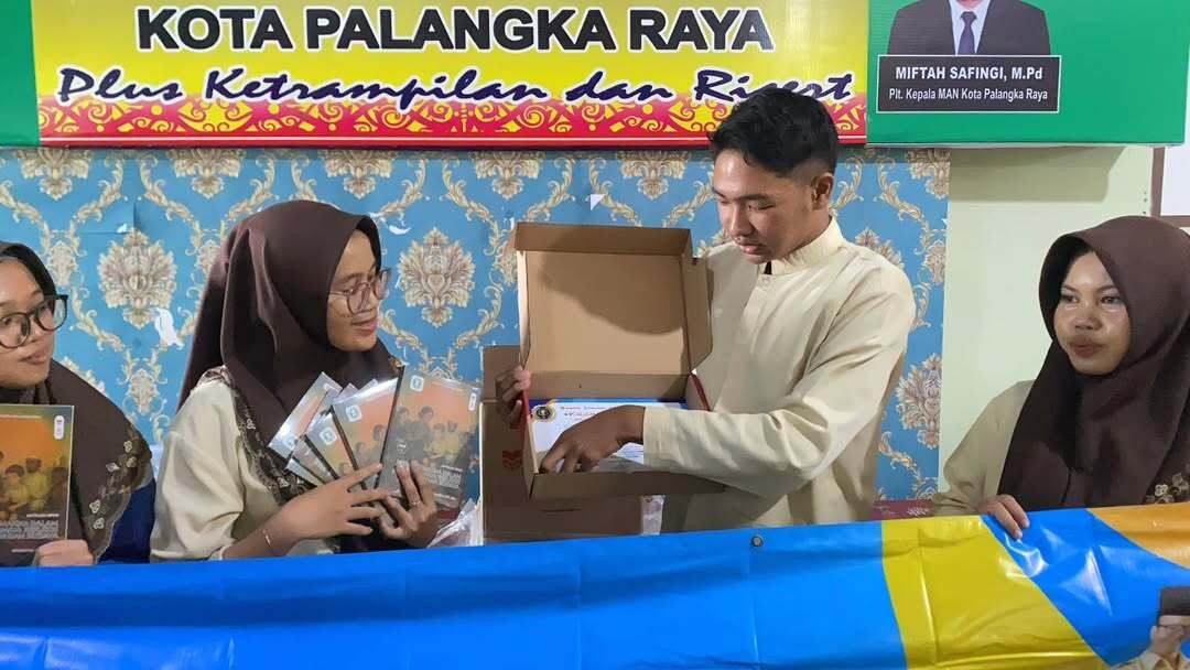 Perpustakaan Ibnu Sahnun Terima Paket Buku Program GSMB MAN Kota Palangka Raya