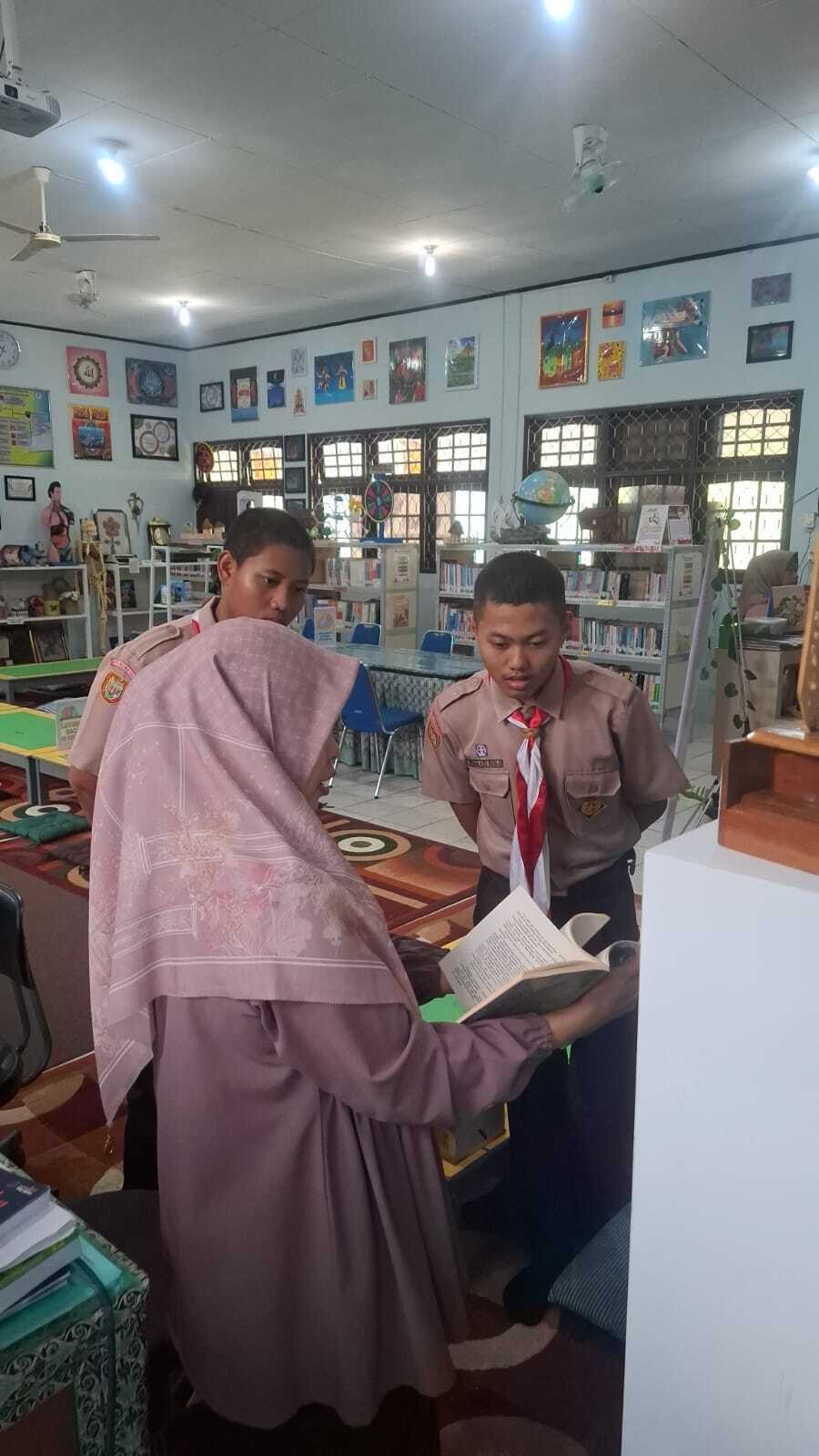 Perpustakaan Ibnu Sahnun MAN Kota Palangka Raya Sambut Pemenang Lomba Foto Edufair 2026