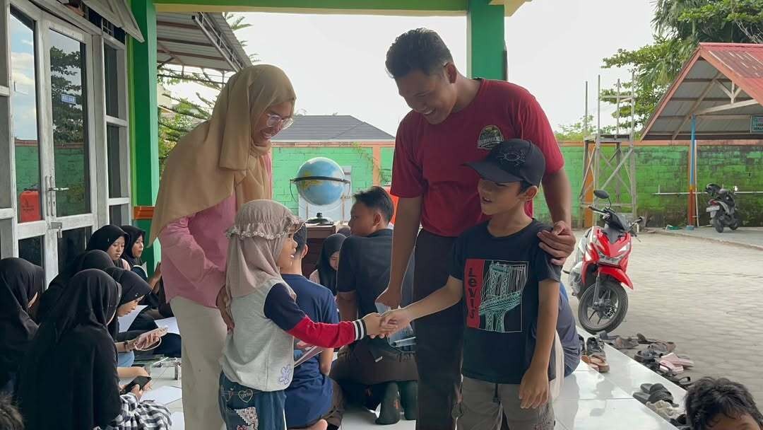 GALAKSI, Sahabat Perpustakaan Ibnu Sahnun Hadirkan Ruang Literasi bagi Anak-Anak Sekitar Madrasah