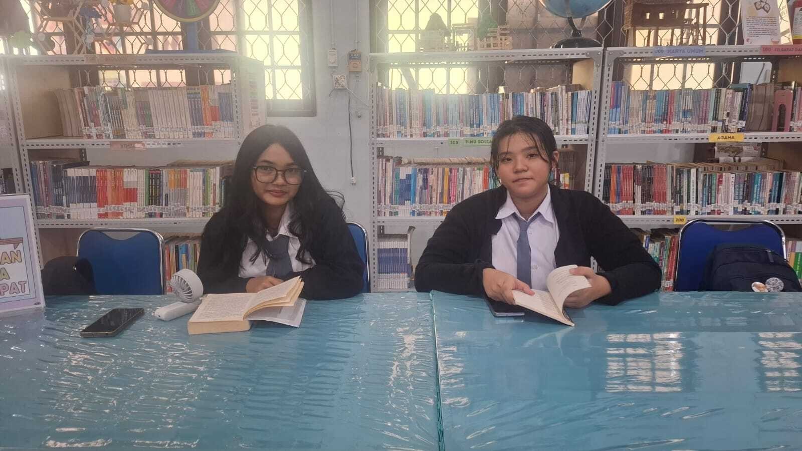 Peserta Story Telling SMAN 3 Palangka Raya Kunjungi Perpustakaan Ibnu Sahnun