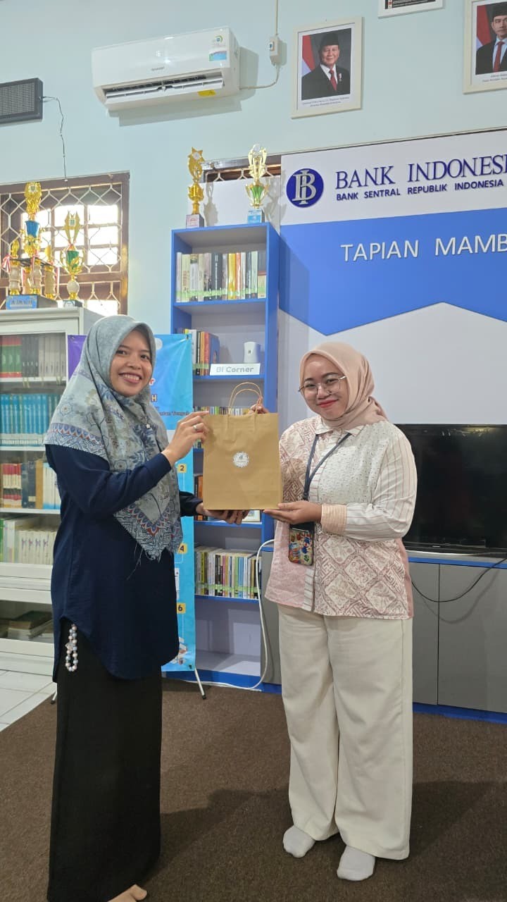 Pustakawan Bank Indonesia Menangkan Quiz Hari Kunjung Perpustakaan Ibnu Sahnun